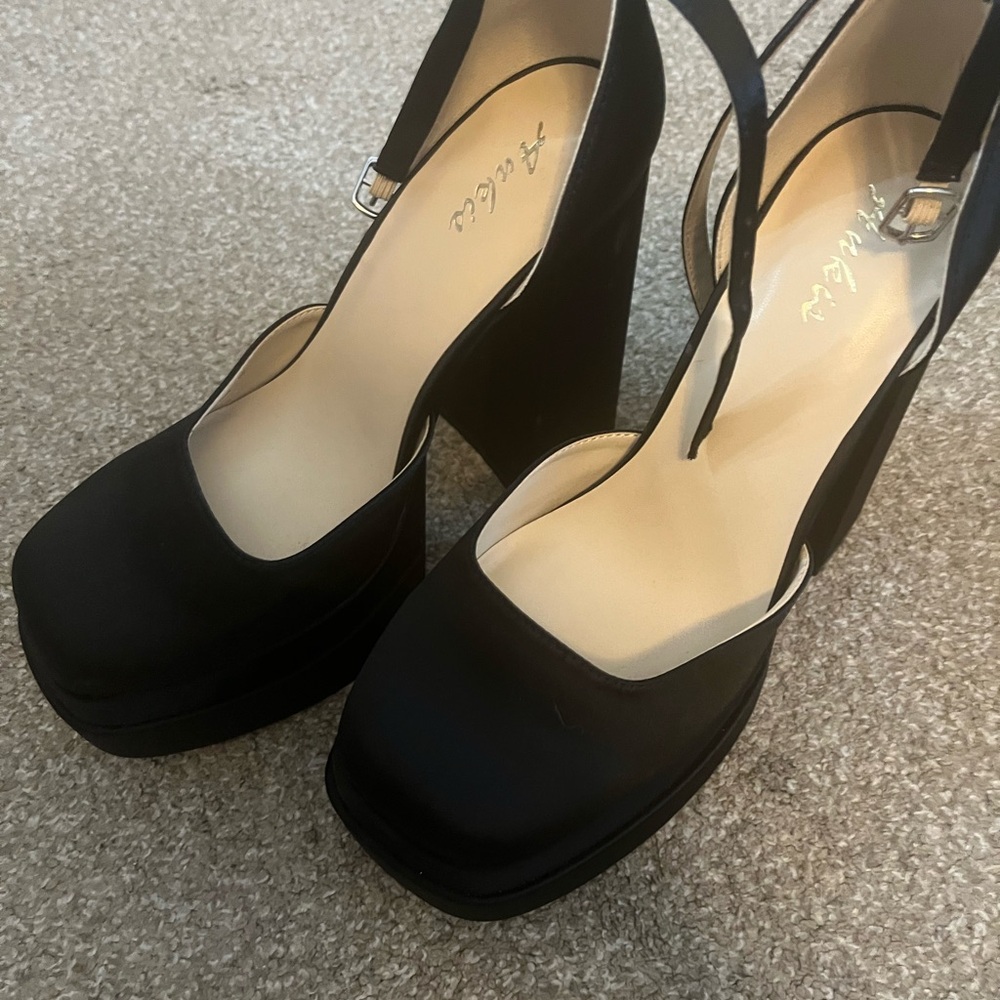Ankis Black Platform Heels